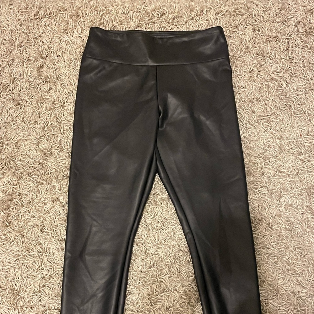 Express faux leather leggings size Medium